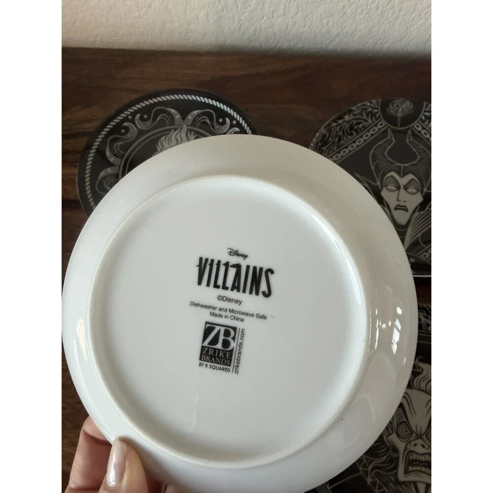***NEW*** Disney’s Villians ceramic appetizer plates set of four Evil Queens